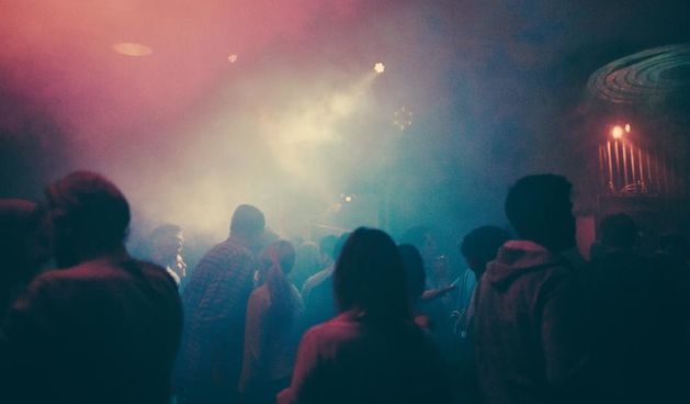 Izlazak, noćni klub, disko