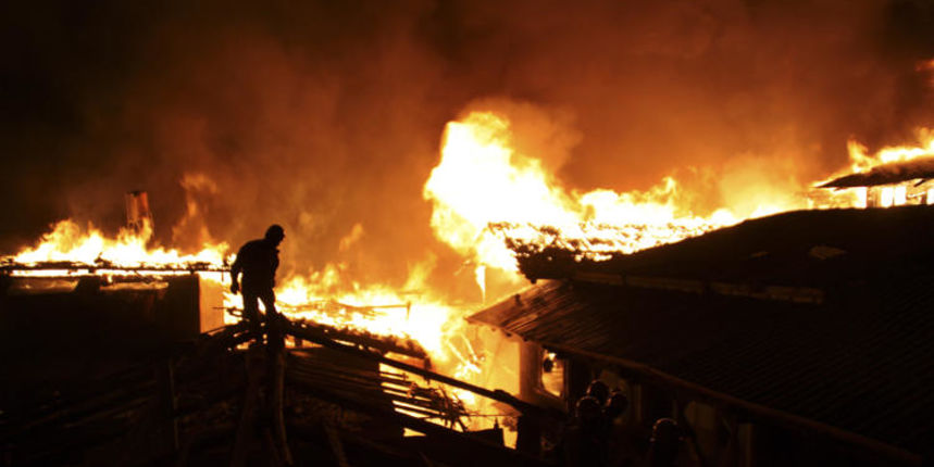 Katastrofalan požar u Dukezongu