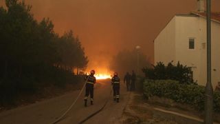 Žrnovnica: Vatra je sve bliže Splitu, nebo je prekriveno dimom Žrnovnica: Vatra je sve bliže Splitu, nebo je prekriveno dimom