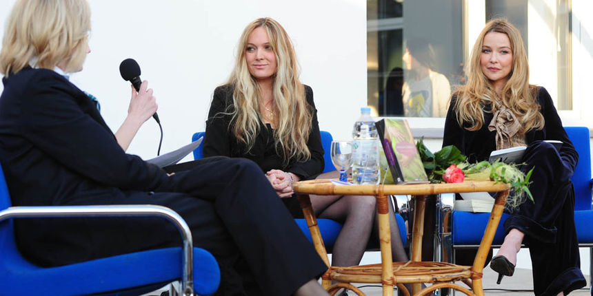 Zadar, 28.03.2012. snimio: Nenad Marčev
Marijana Dokoza
Promocija knjige Naranyjin plač
Gradska knjižnica
Tekst iz knjige čitala Vanessa Radman Zadar, 28.03.2012. snimio: Nenad Marčev
Marijana Dokoza
Promocija knjige Naranyjin plač
Gradska knjižnica
Tekst iz knjige čitala Vanessa Radman