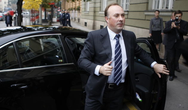 Zagreb, 261009.
Savska, HGK.
U jednodnevni posjet Hrvatskoj dosao je premijer Slovenije Borut Pahor.
Na slici: potpredsjednik vlade Damir Polancec takodjer je dosao na sastanak.
Foto: Goran Mehkek / CROPIX