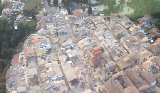 Posljedice potresa snage 6,2 u mjestu Amatrice u Umbriji. Foto: Hina