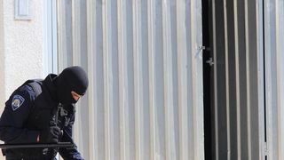 U prigodi Dana hrvatske policije i njihovog zaštitnika Sv.Mihovila danas je u PU Zadarskoj održana prigodna svečanost.U nastavku svečanosti, pokaznu vježbu samoobrane izveli su pripadnici interventne jedinice PU Zadarske te su podijeljena priznanja nagrađ U prigodi Dana hrvatske policije i njihovog zaštitnika Sv.Mihovila danas je u PU Zadarskoj održana prigodna svečanost.U nastavku svečanosti, pokaznu vježbu samoobrane izveli su pripadnici interventne jedinice PU Zadarske te su podijeljena priznanja nagrađ