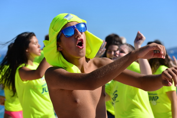 10. dm Millennium Jump na zadarskoj rivi – 3 tisuće skakača poslalo prekrasnu priču u svijet 10. dm Millennium Jump na zadarskoj rivi – 3 tisuće skakača poslalo prekrasnu priču u svijet