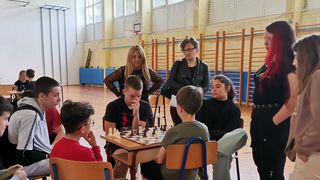 Osnovna škola Krune Krstića bila domaćin prijateljskog međuškolskog turnira u šahu Osnovna škola Krune Krstića bila domaćin prijateljskog međuškolskog turnira u šahu