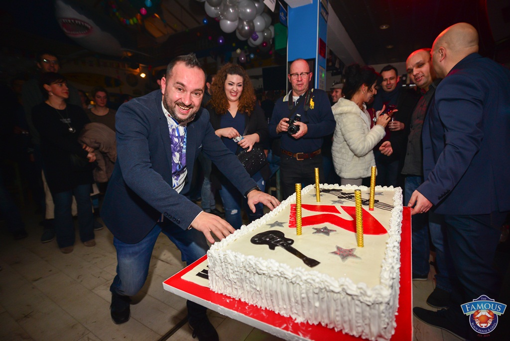 U Famous beach and grill baru Rockatansky bend proslavio je 20 godina djelovanja U Famous beach and grill baru Rockatansky bend proslavio je 20 godina djelovanja