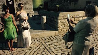 9. Festival smokve: Glumica Lucija Matković i Elena Bukvić u haljinama autorice Ade Duke (Šinjorina smokva i sv. Križ) u šetnji Ninom 9. Festival smokve: Glumica Lucija Matković i Elena Bukvić u haljinama autorice Ade Duke (Šinjorina smokva i sv. Križ) u šetnji Ninom