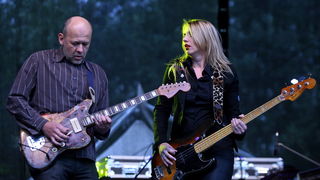 Zagreb, 220610.
Na Jarunu se od 21.-23.06. odrzava glazbeni spektakl T-Mobile INmusic festival na kojem ce nastupiti mnogobrojni izvodjaci kako iz zemlje tako i svijeta.
Danas se odrzao drugi dan.
Na slici: The bambi molesters.
Foto: Neja Markicevic / CRO Zagreb, 220610.
Na Jarunu se od 21.-23.06. odrzava glazbeni spektakl T-Mobile INmusic festival na kojem ce nastupiti mnogobrojni izvodjaci kako iz zemlje tako i svijeta.
Danas se odrzao drugi dan.
Na slici: The bambi molesters.
Foto: Neja Markicevic / CRO