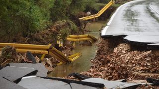 Zbog zarobljenog kamiona ne prometuje se cestom Poljica- Mazija