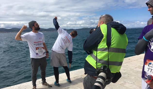 Hostel tim, Wings 4 life