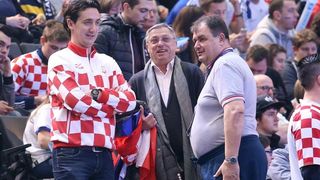 Hrvatski navijači u Parizu na utakmici Slovenija – Hrvatska za 3. mjesto na Svjetskom prvenstvu