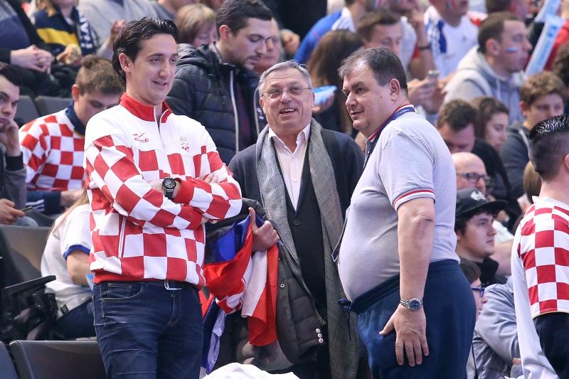 Hrvatski navijači u Parizu na utakmici Slovenija – Hrvatska za 3. mjesto na Svjetskom prvenstvu