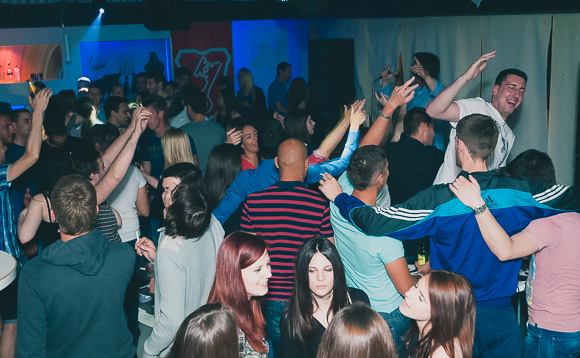 Zadarska večer s Ivicom Sikirićem Ićom u Hitch baru, 8.5.2015. (Foto: Ivan Toman) Zadarska večer s Ivicom Sikirićem Ićom u Hitch baru, 8.5.2015. (Foto: Ivan Toman)