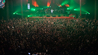 Karlovacko live: Halid Beslic i Crvena jabuka u dvorani Kresimir Cosic u Zadru, Foto: Leo Banic Karlovacko live: Halid Beslic i Crvena jabuka u dvorani Kresimir Cosic u Zadru, Foto: Leo Banic