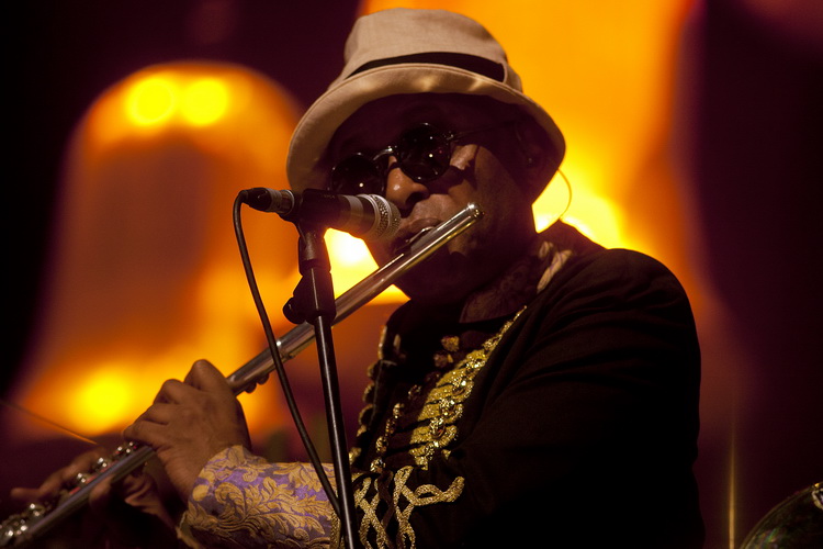 Pula, 180611.
Arena.
Zucchero se koncertom u Areni Puljanima predstavio u sklopu “Chocaback Tour 2011” turneje . Ovo mu je treci put da nastupa u Pulskoj Areni.
Foto: Srecko Niketic / CROPIX Pula, 180611.
Arena.
Zucchero se koncertom u Areni Puljanima predstavio u sklopu “Chocaback Tour 2011” turneje . Ovo mu je treci put da nastupa u Pulskoj Areni.
Foto: Srecko Niketic / CROPIX