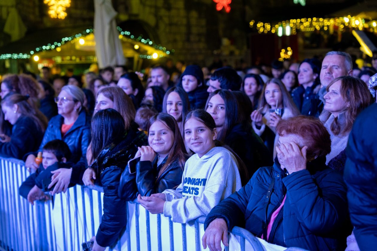 Tajči na Trgu Petra Zoranića