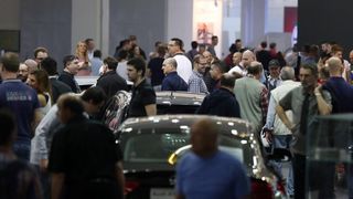 Posjetitelji razgledavaju modele automobila na Zagreb Auto Showu  koji se održava na zagrebačkom Velesajmu.  Photo: Borna Filić/PIXSELL