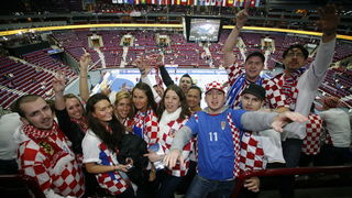 Malmo, 190111.
Malmo Arena, 22. svjetsko rukometno prvenstvo, utakmica izmedju Hrvatske i Srbije.
Na fotografiji: navijaci.
Foto: Ante Cizmic / CROPIX Malmo, 190111.
Malmo Arena, 22. svjetsko rukometno prvenstvo, utakmica izmedju Hrvatske i Srbije.
Na fotografiji: navijaci.
Foto: Ante Cizmic / CROPIX