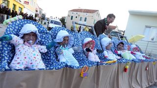 Murter: Maškarana povorka Velike Bake