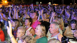 Virsko ljeto 2016: Dražen Zečić Zeko i Banana Band raspjevali i rasplesali Vir