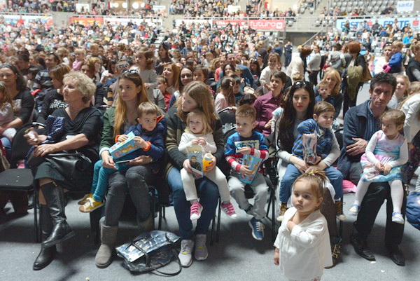 Predstava “Maša i Medvjed” moskovskog Dječjeg kazališta oduševila zadarske mališane Predstava “Maša i Medvjed” moskovskog Dječjeg kazališta oduševila zadarske mališane