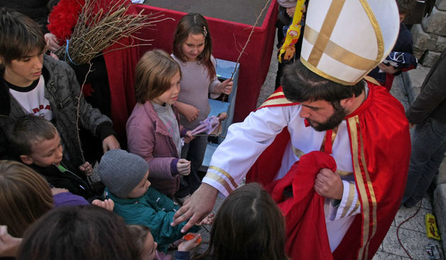 Božićni sajam na Forumu i Sv. Nikola na Narodnom trgu
