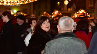 Tisuće Zadrana uživalo na krcatom Narodnom trgu i Tgu Petra Zoranića uz Tomislava Bralića i klapu Intrade Tisuće Zadrana uživalo na krcatom Narodnom trgu i Tgu Petra Zoranića uz Tomislava Bralića i klapu Intrade