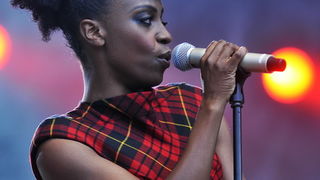 Zagreb, 220610.
Na Jarunu se od 21.-23.06. odrzava glazbeni spektakl T-Mobile INmusic festival na kojem ce nastupiti mnogobrojni izvodjaci kako iz zemlje tako i svijeta. Drugi dan festivala.
Na fotografiji: Grupa Morcheeba.
Foto: Boris Kovacev / CROPIX Zagreb, 220610.
Na Jarunu se od 21.-23.06. odrzava glazbeni spektakl T-Mobile INmusic festival na kojem ce nastupiti mnogobrojni izvodjaci kako iz zemlje tako i svijeta. Drugi dan festivala.
Na fotografiji: Grupa Morcheeba.
Foto: Boris Kovacev / CROPIX