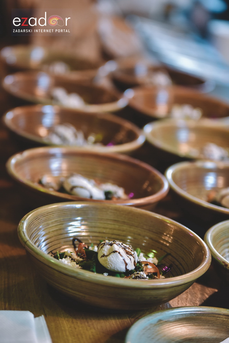 Uskrs u Harbor Cookhouse & Clubu uz klapu Iskon Uskrs u Harbor Cookhouse & Clubu uz klapu Iskon