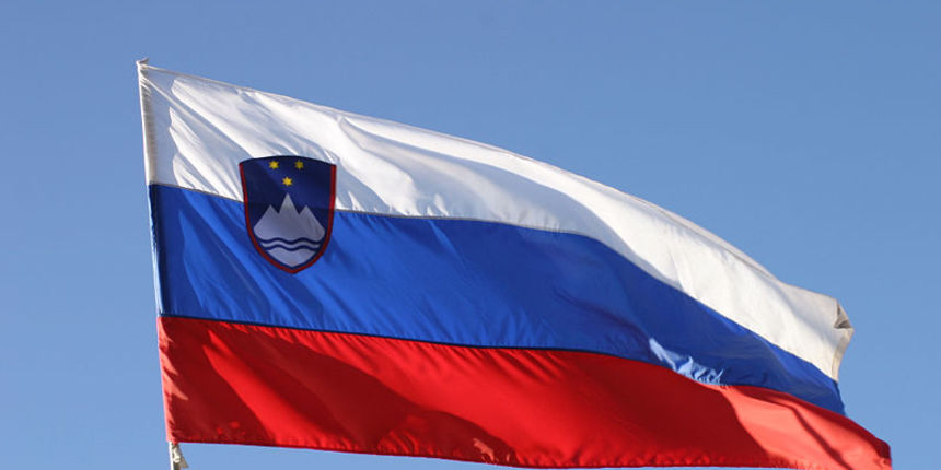 Slovenska zastava (Foto: commons.wikimedia.org) Slovenska zastava (Foto: commons.wikimedia.org)