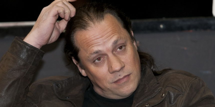 Split, 190313.
MKC Split. 
Poceo je sedmi Pricigin, splitski festival pricanja prica. 
Dodjela cetvrte PriceSTI,  nagrade za najbolju javnu pricu 2012. godine.
Na fotografiji: Boro Dezulovic.
Foto: Vojko Basic / CROPIX