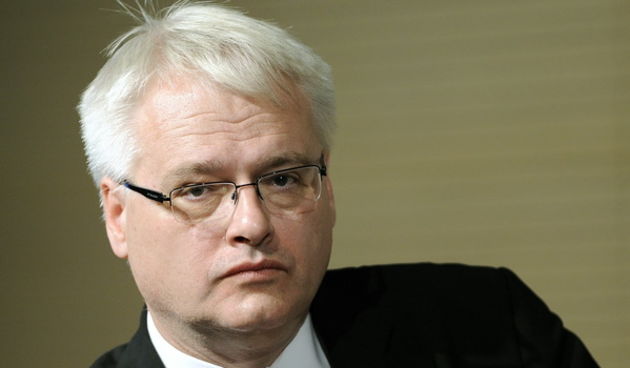 Split, Podstrana, 171009. U hotelu Le Meridien Lav u Splitu odrzala se devetnaesta konferencija Zagrebacke burze. U sklopu konferencije danas je organiziran okrugli stol predsjednickih kandidata na kojemu su sudjelovali Dr. Ivo Josipovic, Dr. Andrija Hebr