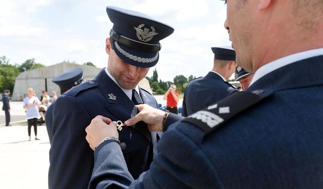 Vojnim pilotima 22. naraštaja uručen letački znak