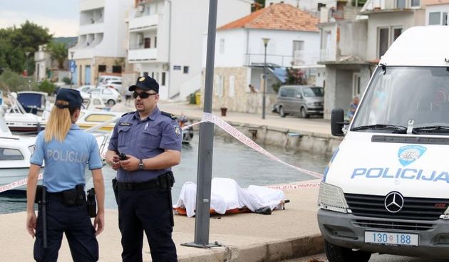 Tisno: U moru pronađeno tijelo nepoznatog mlađeg muškarca