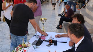 Na zadarskom Narodnom trgu najavljen Virski maraton 2016. Foto: Kažimir Škrbić/Virski list Na zadarskom Narodnom trgu najavljen Virski maraton 2016. Foto: Kažimir Škrbić/Virski list