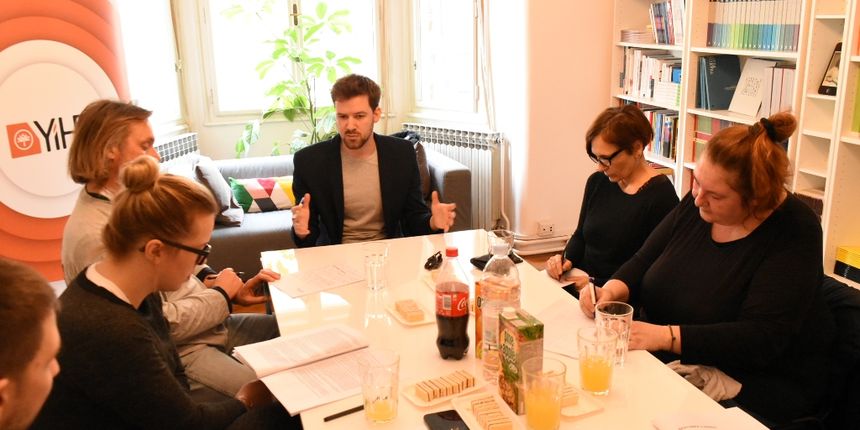 Predstavljen priručnik “Šestorka u Haagu” Predstavljen priručnik “Šestorka u Haagu”