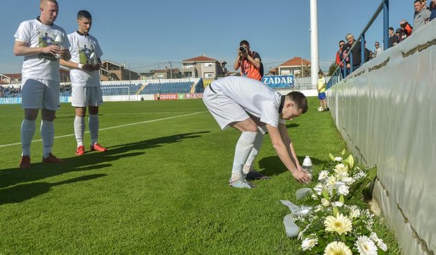 Igrači i navijači NK Zadar obilježili 10. obljetnicu tragične smrti Hrvoja Ćustića