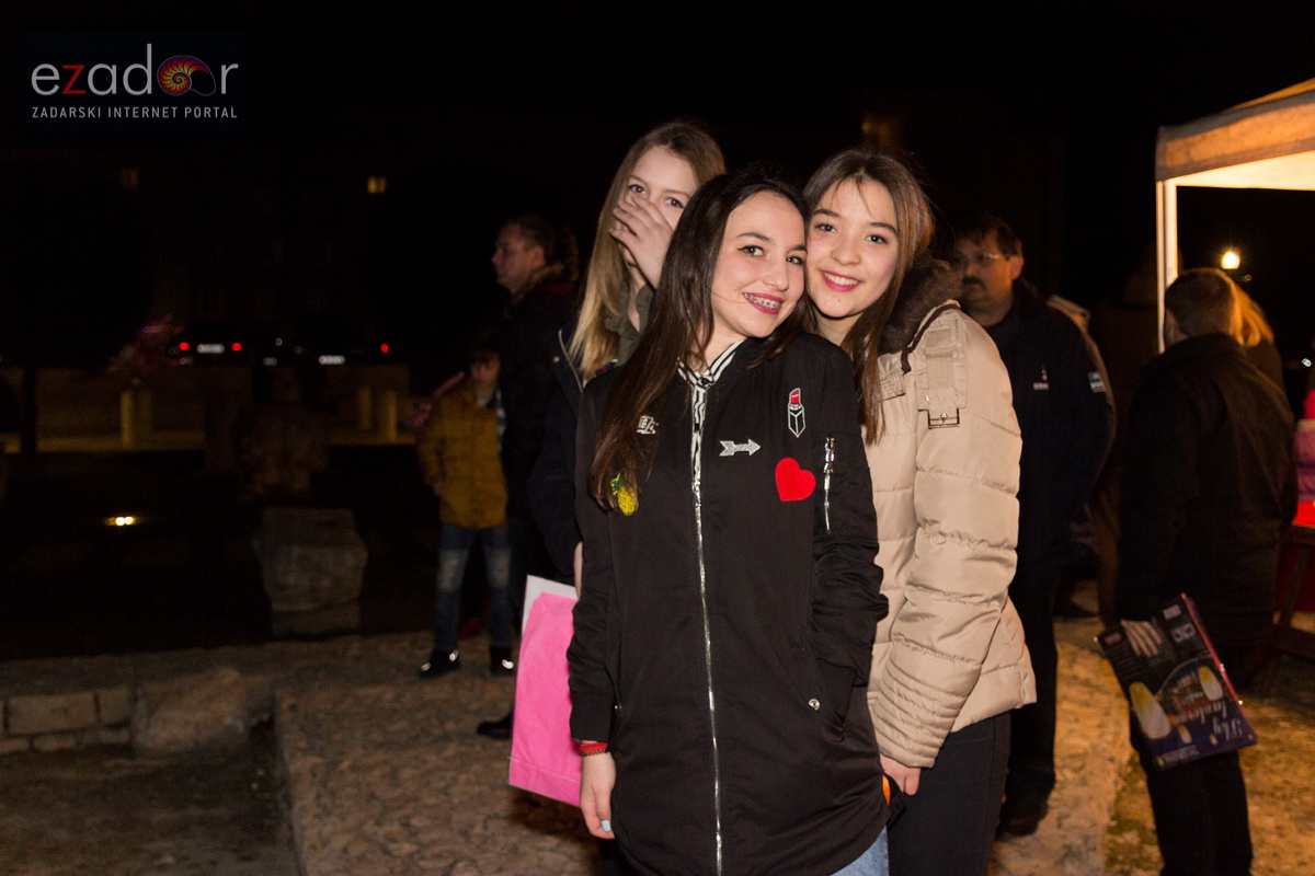 Humanitarni svjetlosni spektakl “Zaželi ljubav” na zadarskom Forumu, 18. veljače 2017. Humanitarni svjetlosni spektakl “Zaželi ljubav” na zadarskom Forumu, 18. veljače 2017.