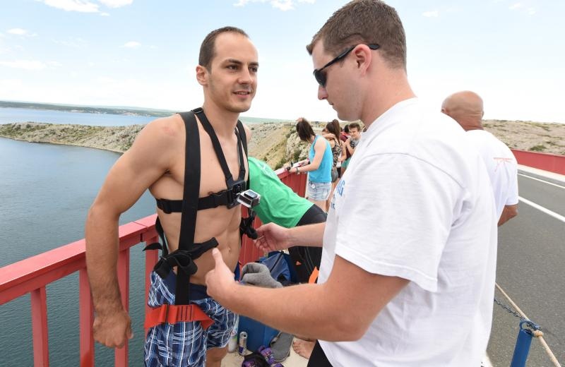 Mario Možnik otvorio bungee jumping sezonu na Masleničkom mostu, Photo: Hrvoje Jelavic/PIXSELL