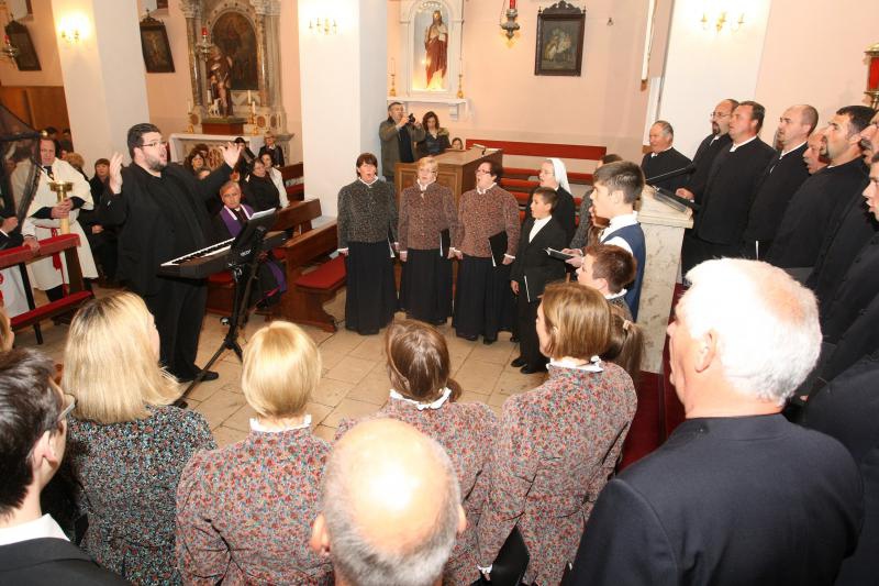 Koncertom bratovštine Presvetog oltarskog sakramenta župe Marijina Uznesenja iz Jelse na otoku Hvaru, obilježene su pjesme Velikog tjedna i procesija Za Križen, Foto: Dino Stanin/PIXSELL