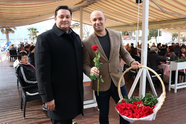 U organizaciji Općine Vir i Vir turizma virskim damama podijeljeno 400 ruža u povodu Dana žena