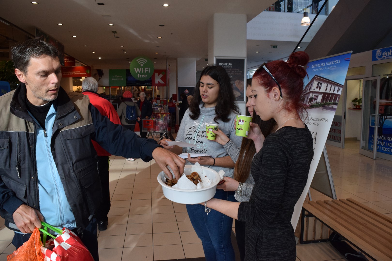 Učenici PPV Stanka Ožanića promovirali zdravu hranu u trgovini Bio svijet