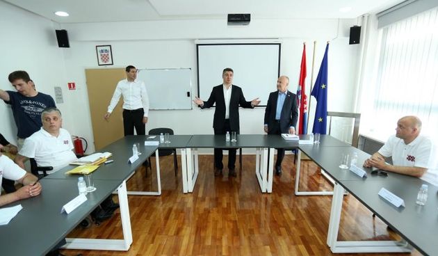 Drugi sastanak Vlade i hrvatskih branitelja poceo je u 10 sati u zgradi Ministarstva branitelja. Na sastanku su prisutni premijer Zoran Milanovic, Ante Kontromanovic, Predrag Fred Matic, Djuro Glogoski, Josip Klemm i drugi. Photo: Anto Magzan/PIXSELL