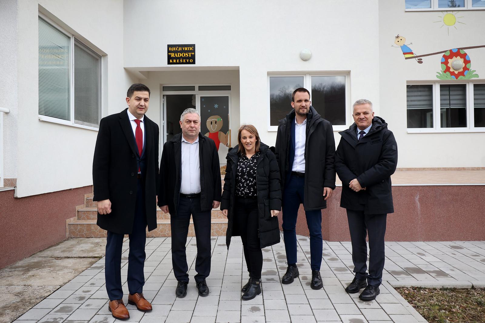 Ministar Šime Erlić obišao poslovnu zonu i vrtić u Kreševu