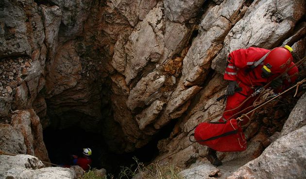HGSS-ova akcija spašavanja pasa iz Živkine jame (foto: Zoran Erceg)