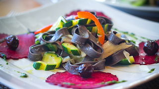 Restoran Bruschetta: Dani dimljenih i mariniranih Cromarisovih proizvoda (3) Restoran Bruschetta: Dani dimljenih i mariniranih Cromarisovih proizvoda (3)