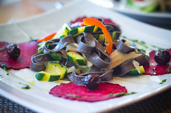 Restoran Bruschetta: Dani dimljenih i mariniranih Cromarisovih proizvoda (3) Restoran Bruschetta: Dani dimljenih i mariniranih Cromarisovih proizvoda (3)