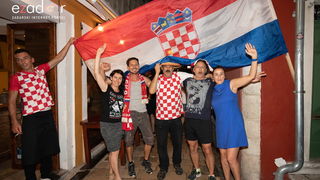 Čudesna noć: Velika fešta ulicama Zadra nakon plasmana Vatrenih u finale SP Čudesna noć: Velika fešta ulicama Zadra nakon plasmana Vatrenih u finale SP