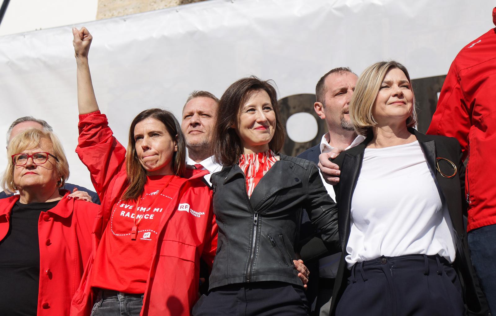 Markov trg: Prosvjed Dosta je! Odmah na izbore Markov trg: Prosvjed Dosta je! Odmah na izbore