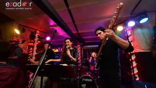 Tisuće Zadrana uživalo na krcatom Narodnom trgu i Tgu Petra Zoranića uz Tomislava Bralića i klapu Intrade Tisuće Zadrana uživalo na krcatom Narodnom trgu i Tgu Petra Zoranića uz Tomislava Bralića i klapu Intrade